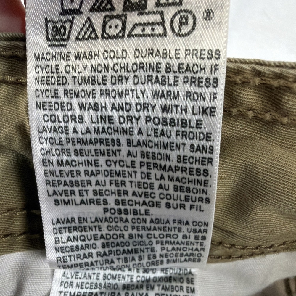 Levi's Men's Size 42 Dark Khaki Cargo Shorts Camping, Exploring, Hiking, Casual - Picture 14 of 16